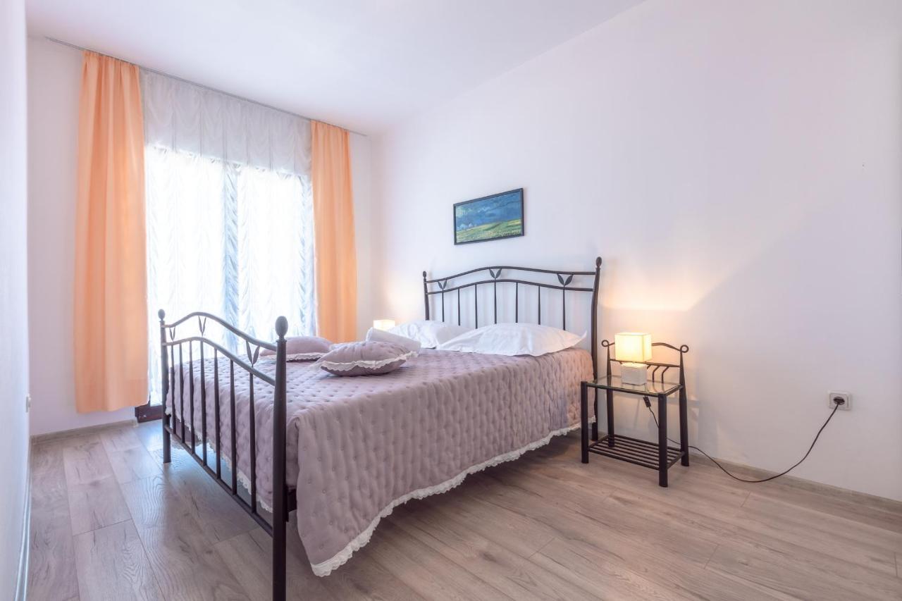 Holiday Home Insulam Mare Трогір Екстер'єр фото